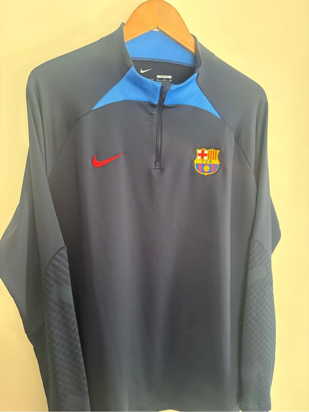 FC Barcelona Nike Training Top quarter-zip size Xl Nike Dri-Fit